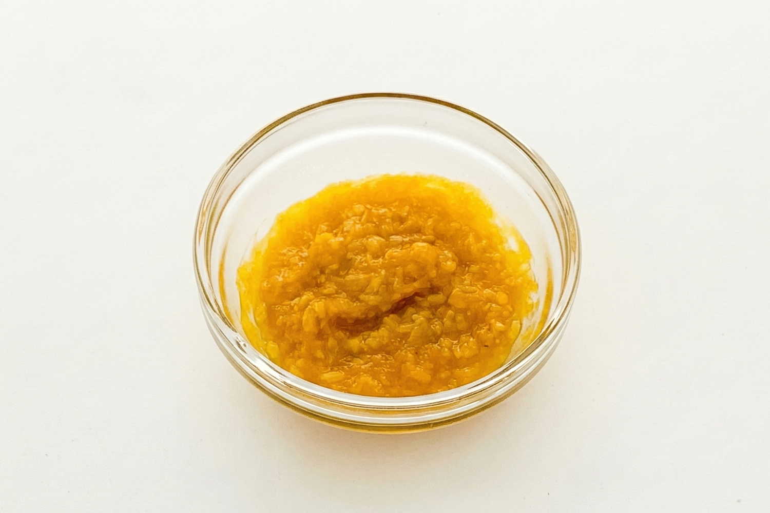 かぼちゃ甘酒のできあがりを容器に入れたところ