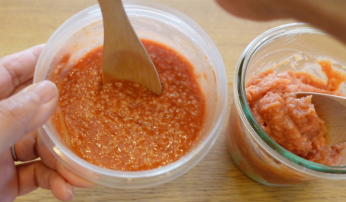 常温で作ったできあがりのトマト麹