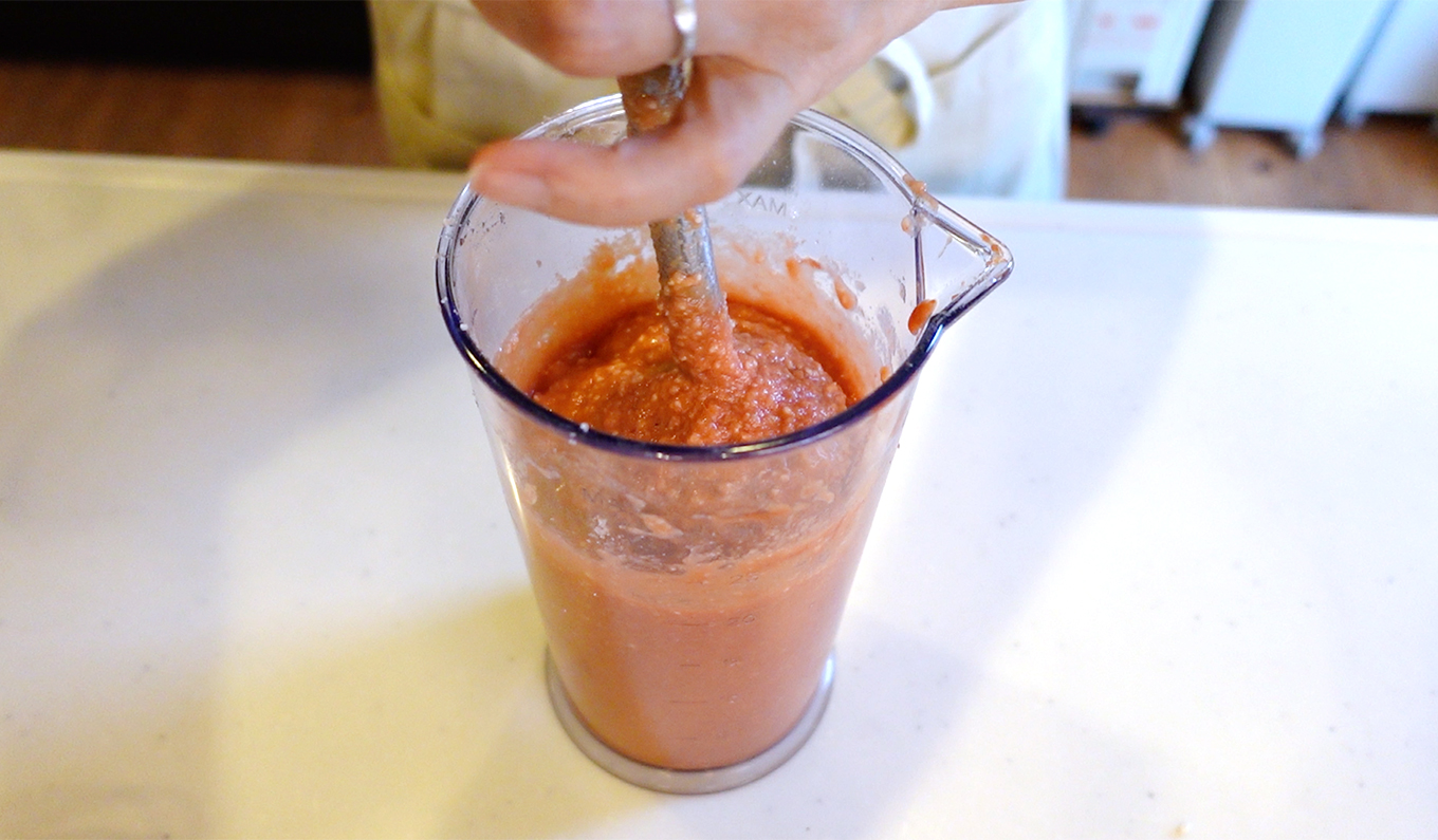 ブレンダーで混ぜる