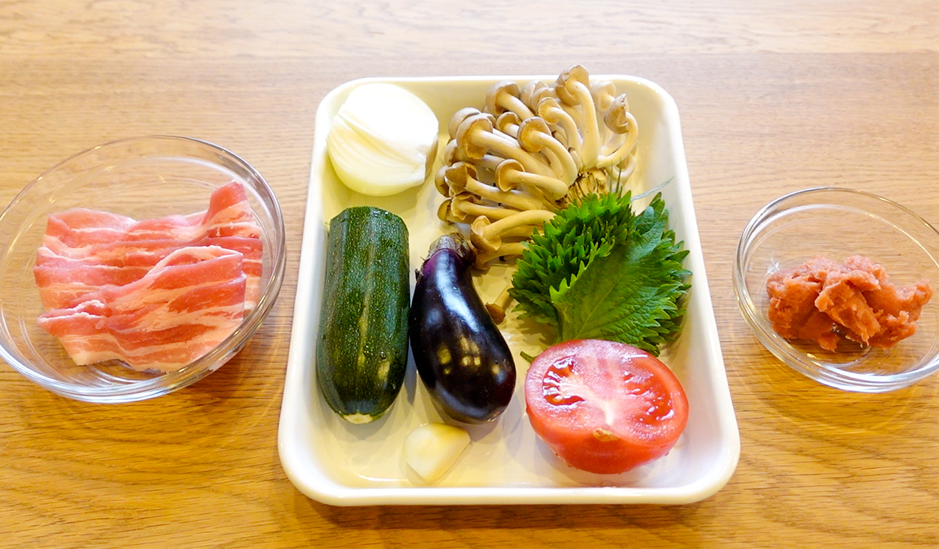 夏野菜のトマト麹豚汁の材料