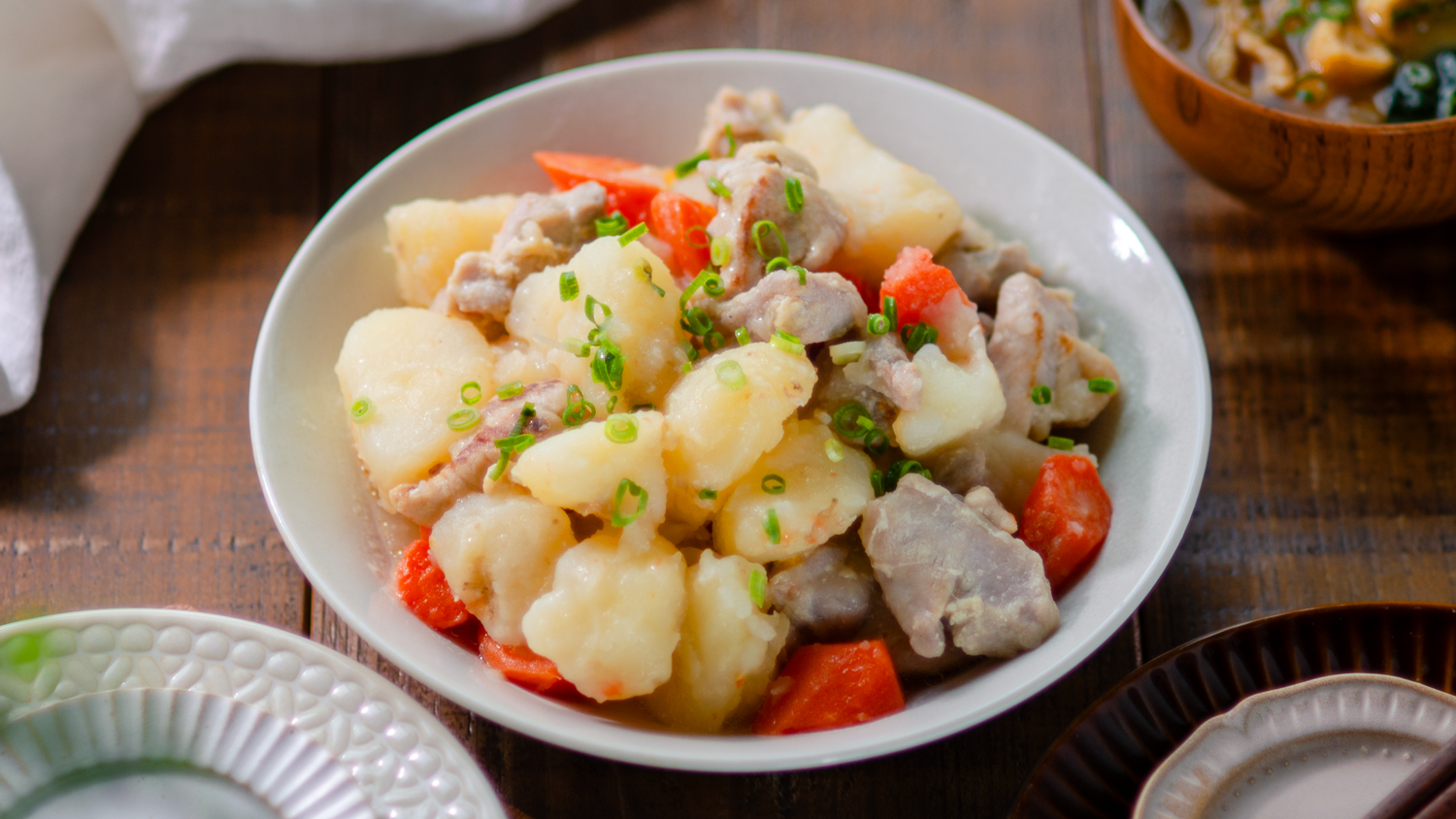 塩麹と鶏肉の肉じゃが完成写真