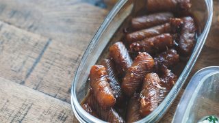 こんにゃく 村岡食品工業 おつまみ玉蒟蒻ピリ辛醤油味 70g×5袋 – 成城石井.com