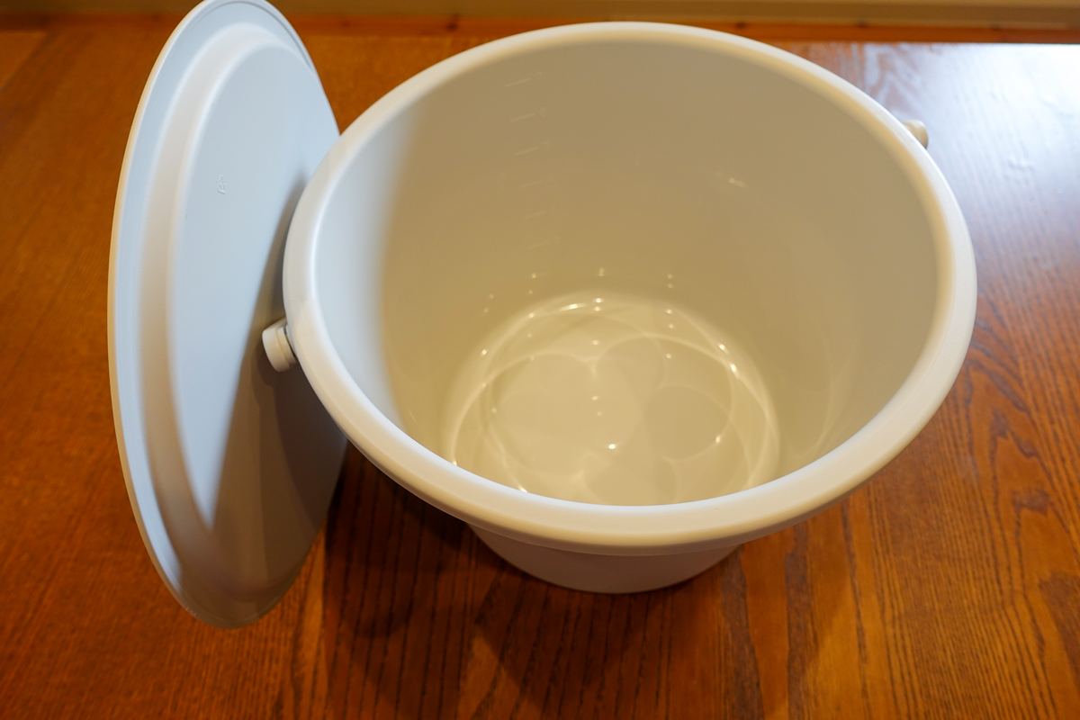 味噌の容器：無印良品バケツ
