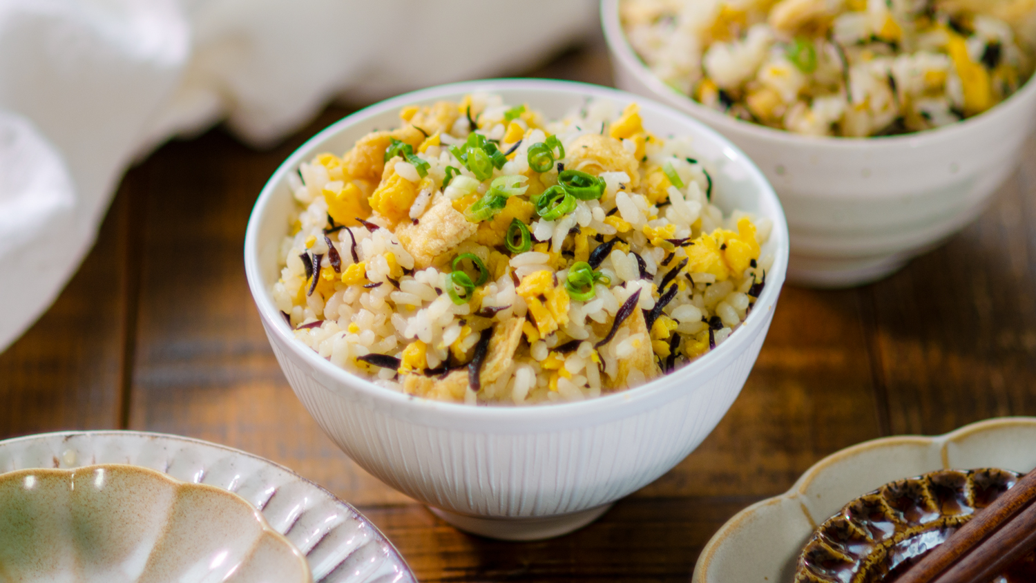 塩麹で卵とひじきの混ぜご飯