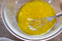 塩麹と酢、ハチミツ合わせて混ぜる