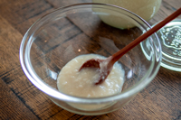 塩麹と酢、ハチミツ合わせて混ぜる