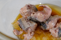 サバ缶を加える